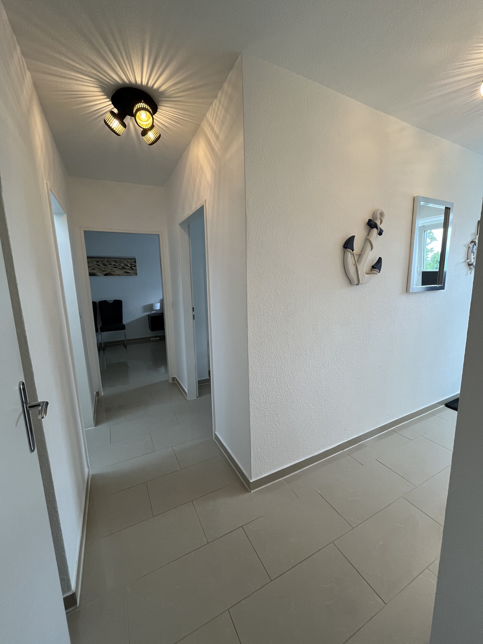 Flur mit Wanddeko