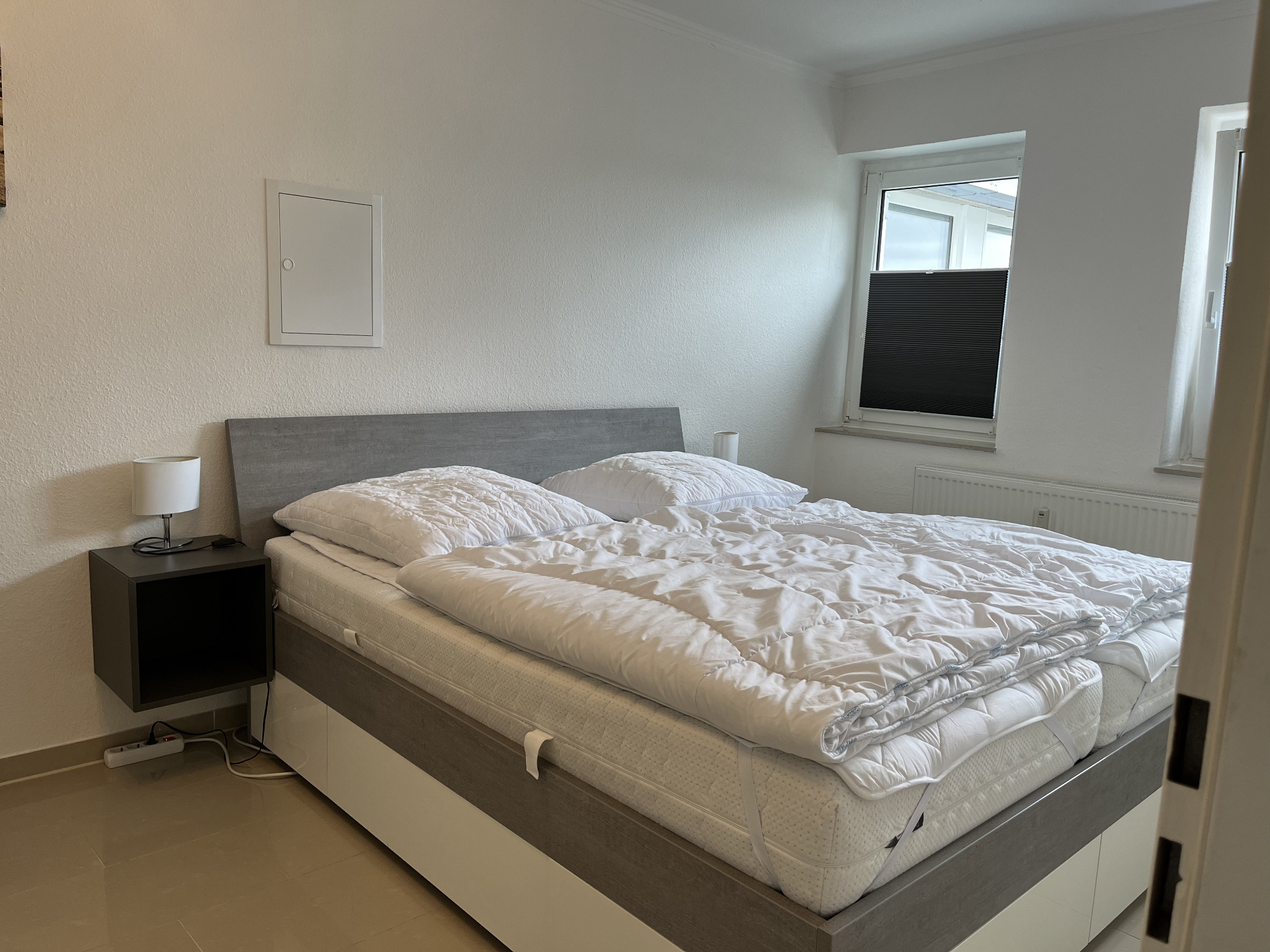 Schlafzimmer mit Doppelbett